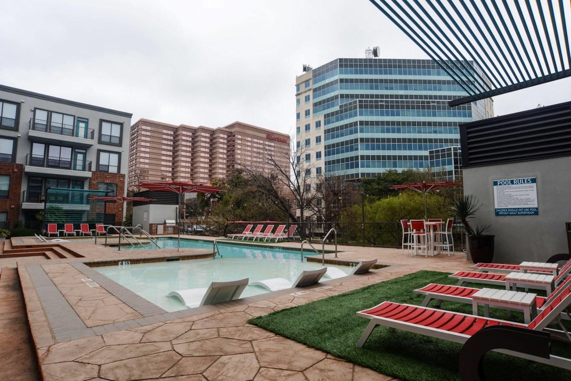 The Guild Music District | Red River St Austin Exterior photo